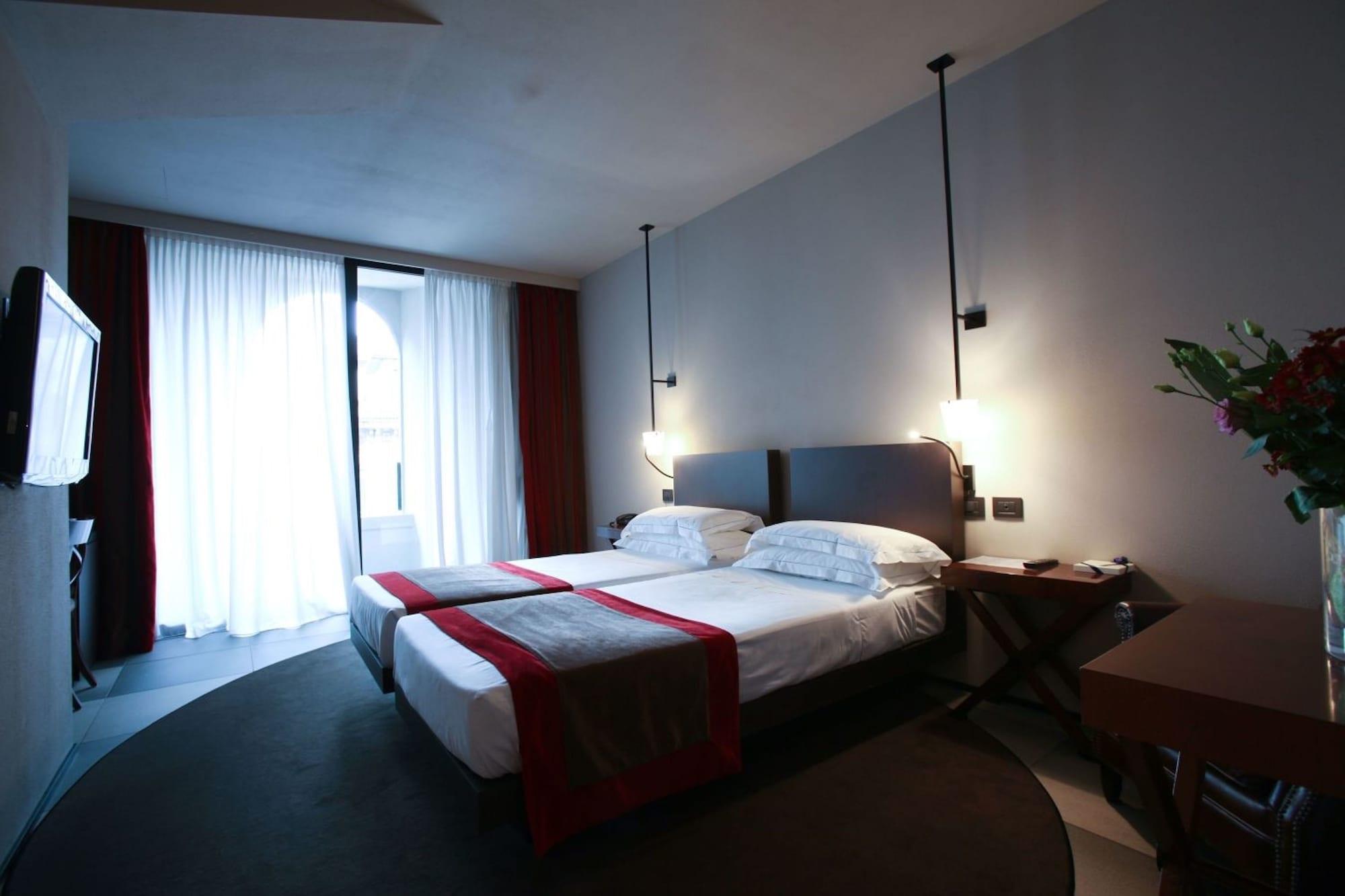Ih Hotels Milano Ambasciatori Εξωτερικό φωτογραφία