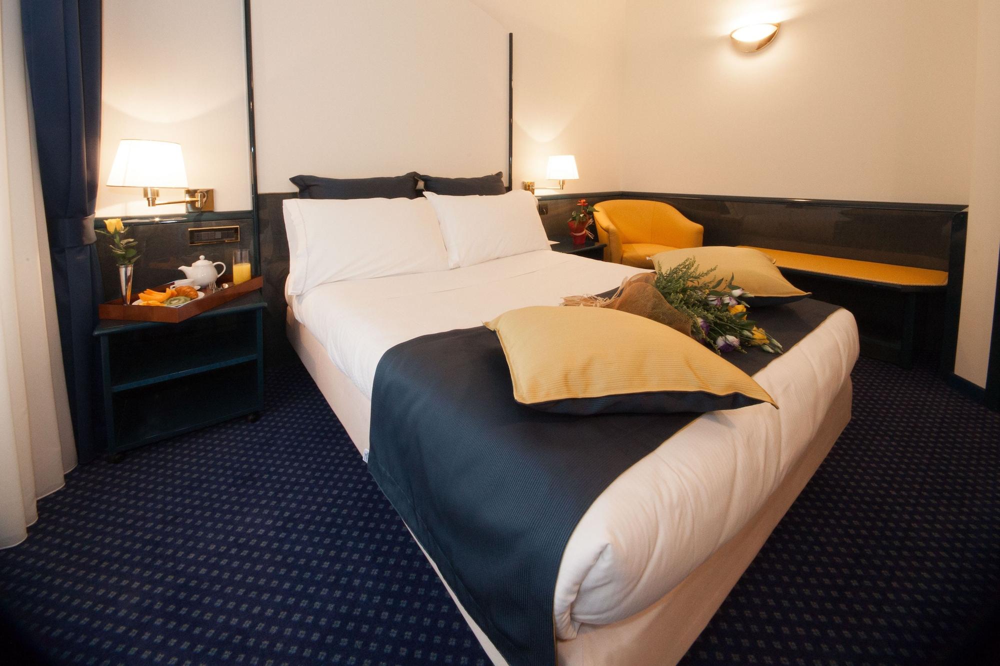 Ih Hotels Milano Ambasciatori Εξωτερικό φωτογραφία